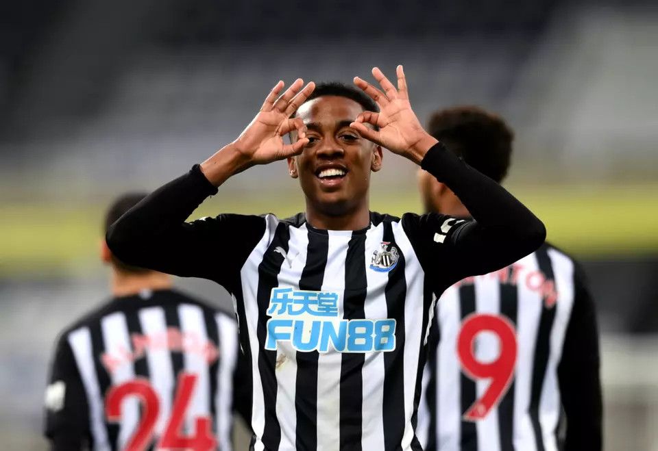 Puma NEWCASTLE UNITED 2020 2021 HOME FOOTBALL SHIRT SOCCER JERSEY Size US M / EU 48-50 / 2 - 8 Thumbnail