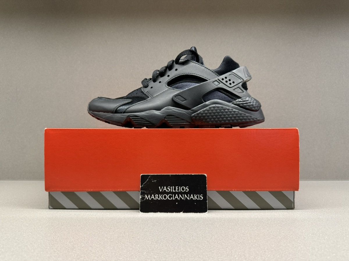 Nike Nike Air Huarache Triple Black 2021 Size US 5 / EU 37 - 1 Thumbnail