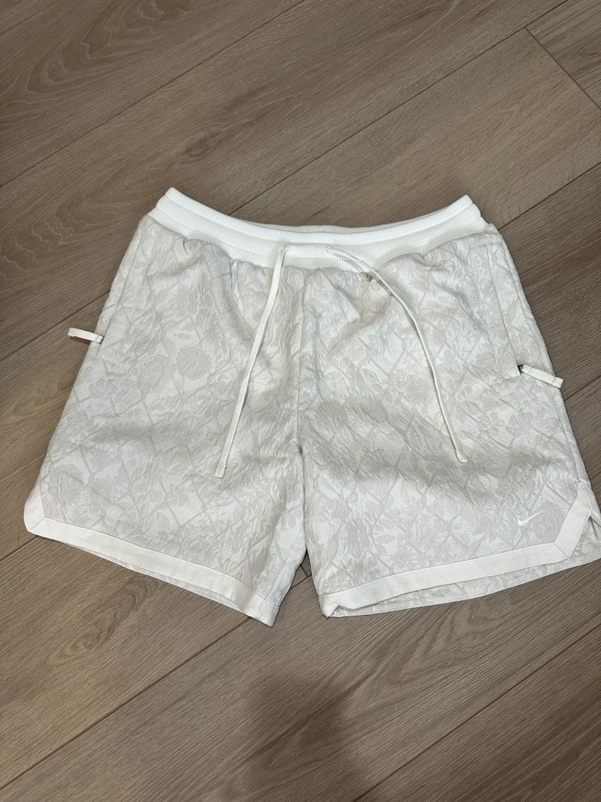 Nike Nike Luxury Basketball Shorts Size US 36 / EU 52 - 2 Thumbnail