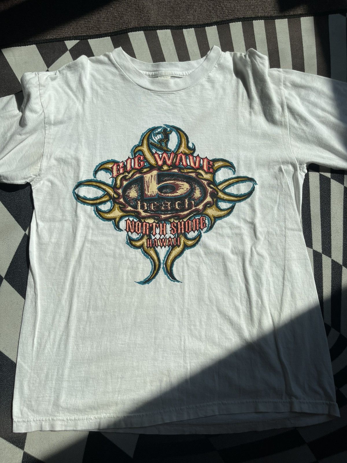 Vintage Vintage Big Wave Beach North Shore Hawaii Surf Tee Size US M / EU 48-50 / 2 - 4 Thumbnail