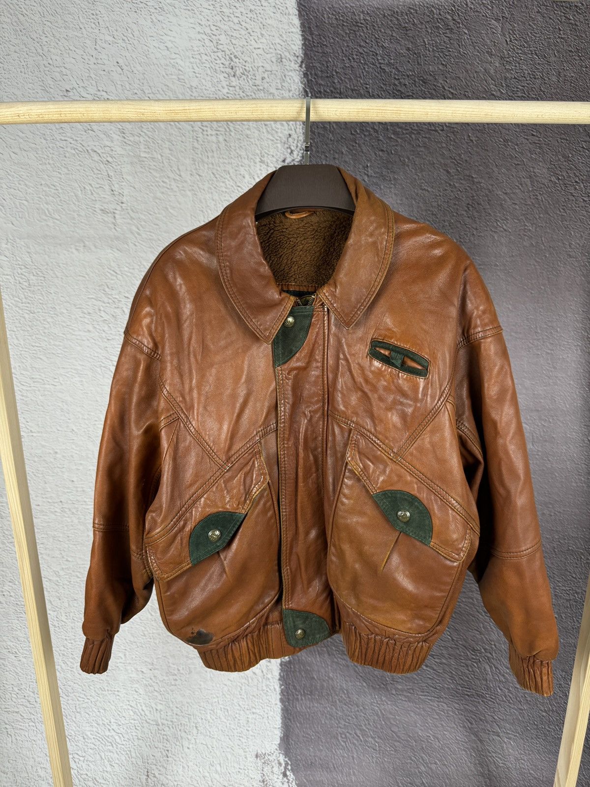 Vintage Dikarpa Italy vintage brown leather bomber jacket Size US XL / EU 56 / 4 - 1 Thumbnail