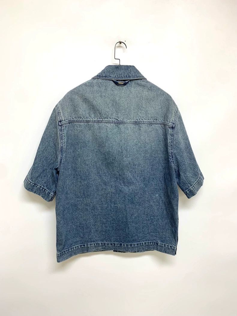 Louis Vuitton Louis Vuitton Washed blue embossed denim short sleeve shir Size US L / EU 52-54 / 3 - 8 Thumbnail