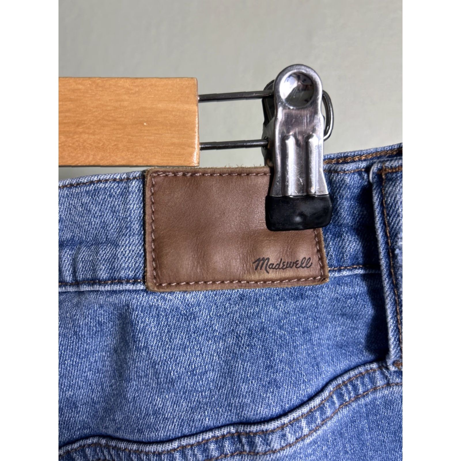 Madewell VINTAGE Madewell Jeans Medium Wash Distressed Raw Hem 33x24 Women Straight 33 24 Blue Size 24" / US 00 / IT 34 - 7 Thumbnail