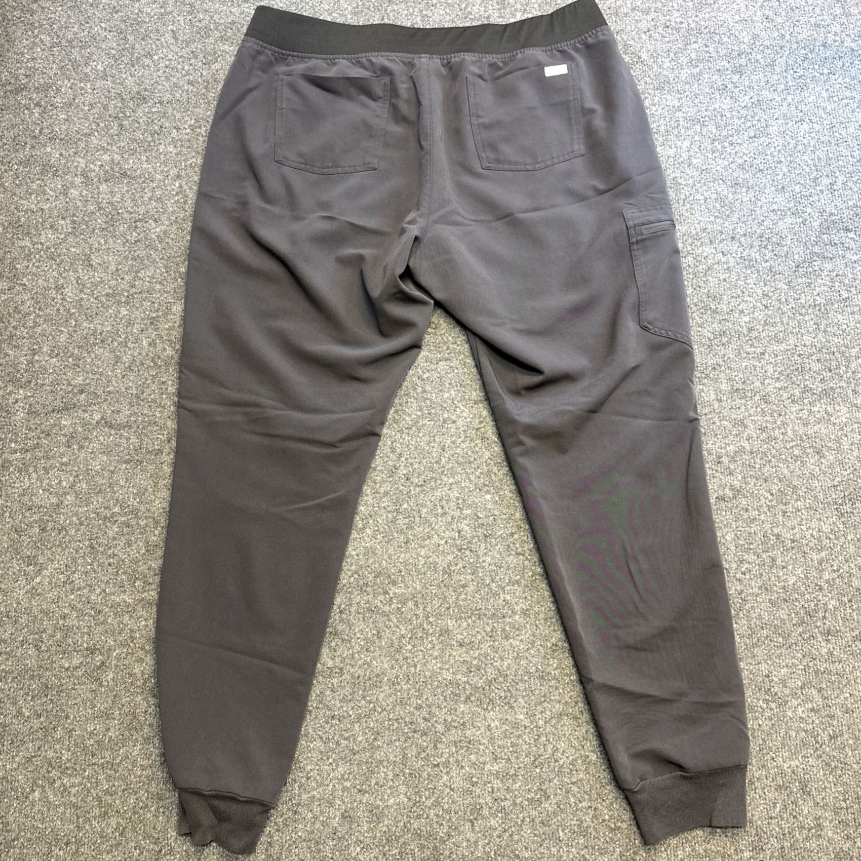 Vintage Figs Kade Cargo Scrub Pants Women XL T Grey Jogger Technical Collection Scrub Pants Women XL Grey FIGS Size 40" / US 18 - 7 Thumbnail