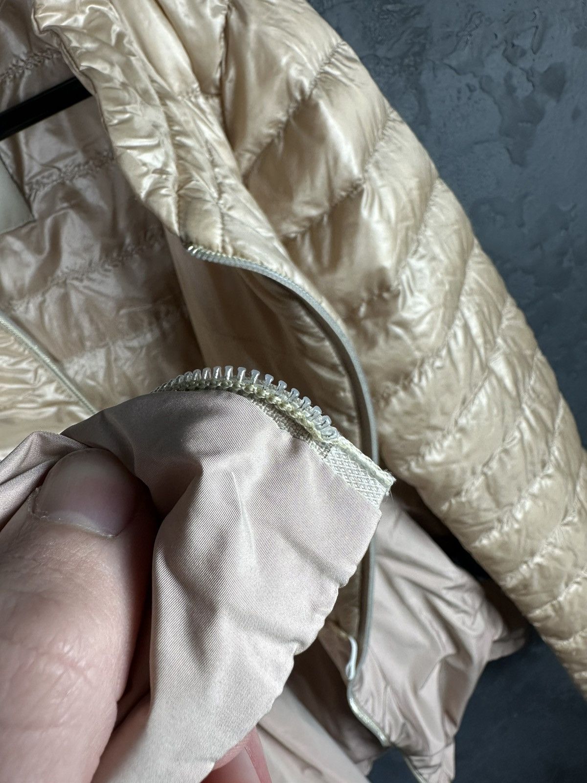 Herno HERNO Women's Lightweight Down Jacket Size IT 46 Size L / US 10 / IT 46 - 17 Thumbnail