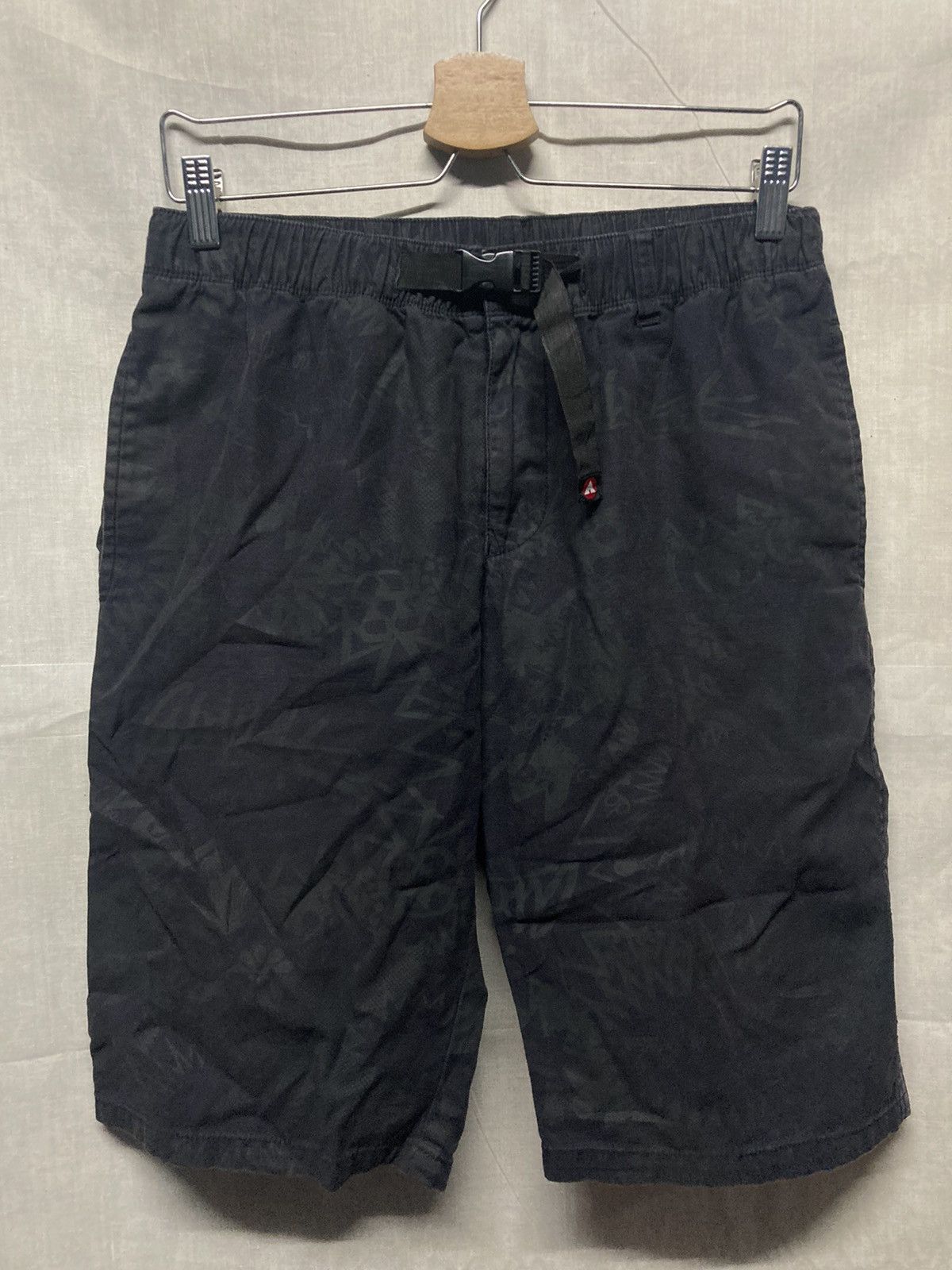 Airwalk Airwalk Overprinted Easy Shorts Size US 28 / EU 44 - 1 Thumbnail
