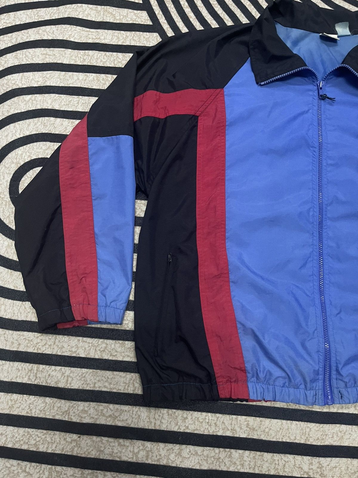 Nike 90s NIKE BIG SWOOSH COLOUR BLOCK WINDBREAKER Size US L / EU 52-54 / 3 - 4 Thumbnail