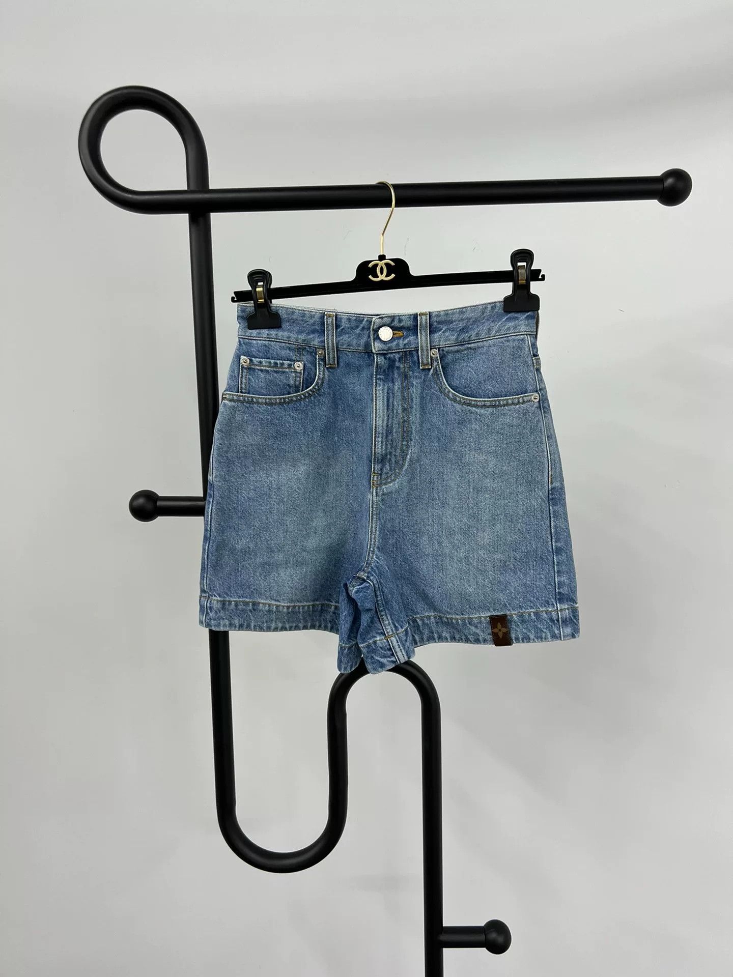 Louis Vuitton LV High-Waist Denim Shorts Size 34" / US 12 / IT 48 - 1 Thumbnail