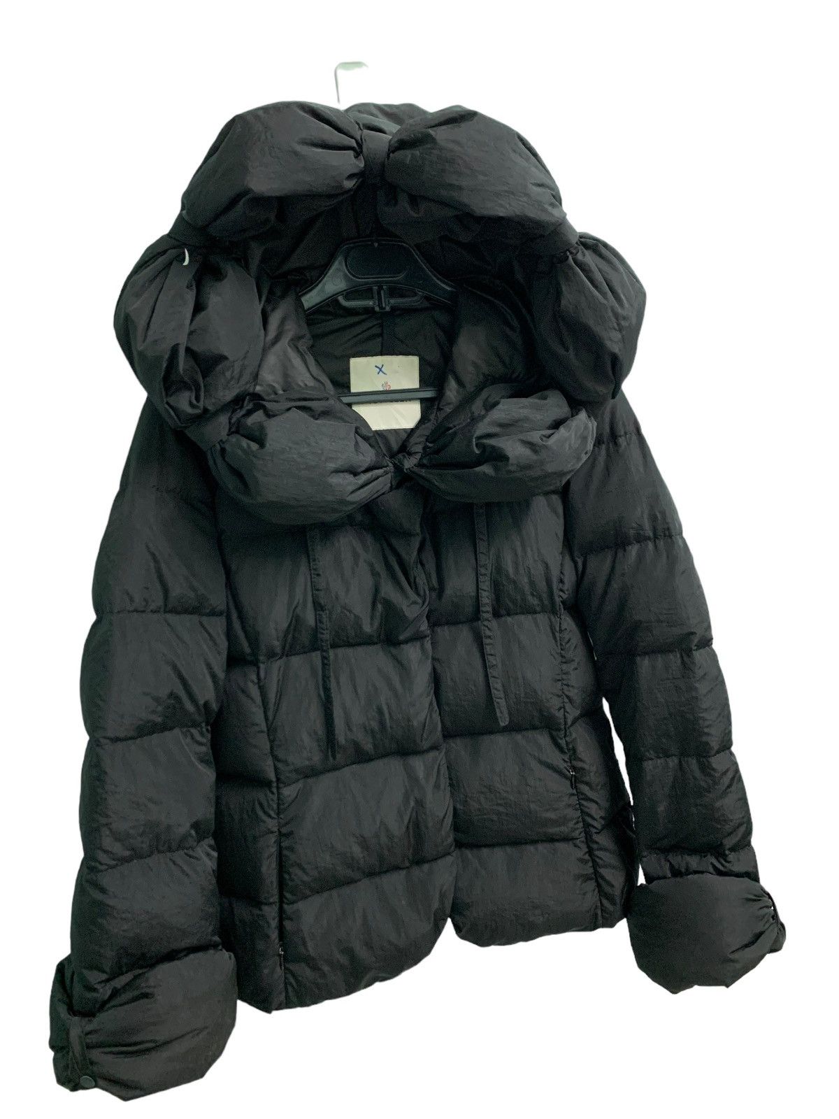Moncler Moncler Puffer Hoodie Jacket Size XXS / US 00 / IT 34 - 1 Thumbnail
