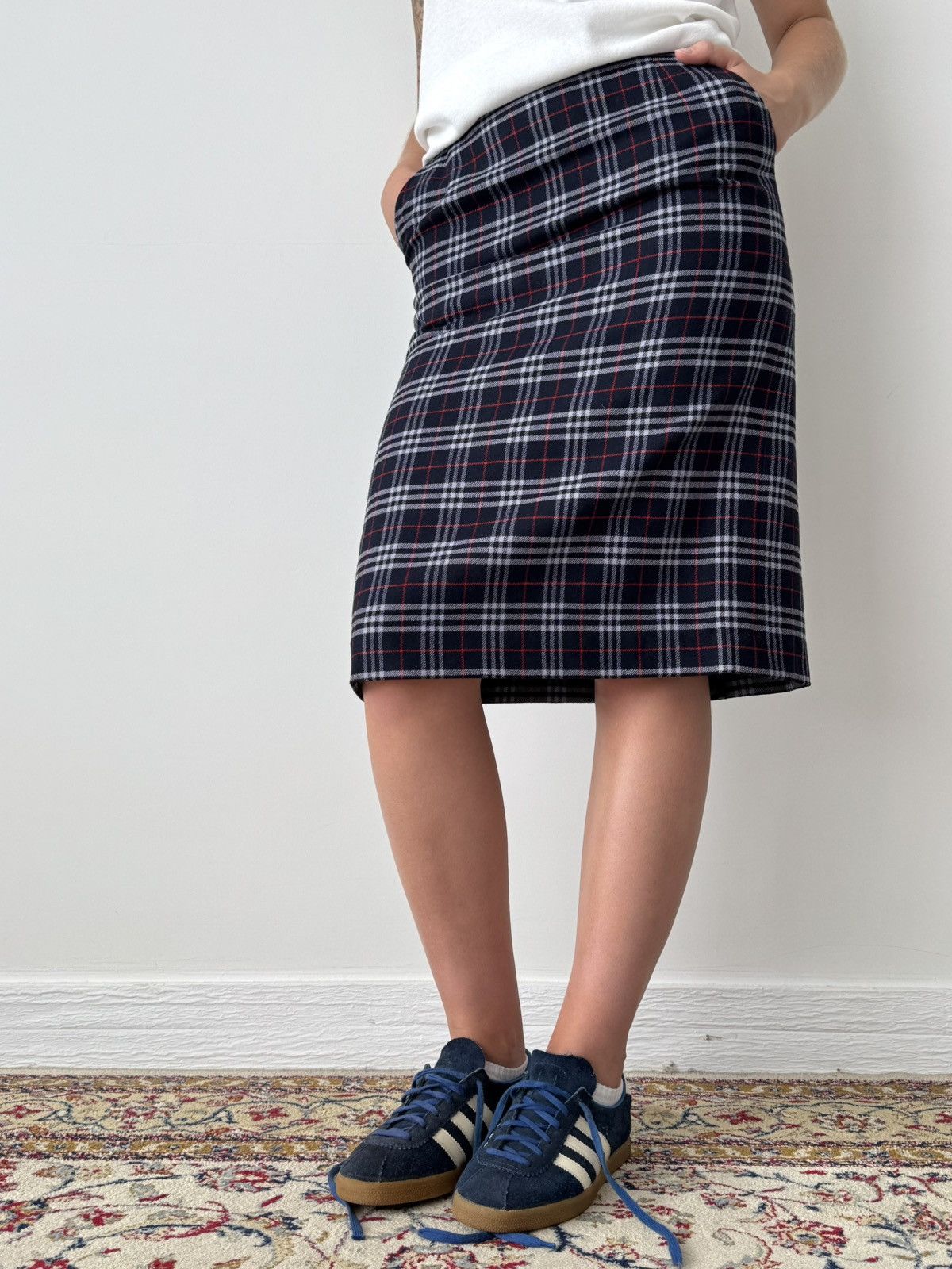 Burberry Vintage 90s Burberrys Wool Plaid Nova Check Midi Skirt Size S / US 4 / IT 40 - 1 Thumbnail