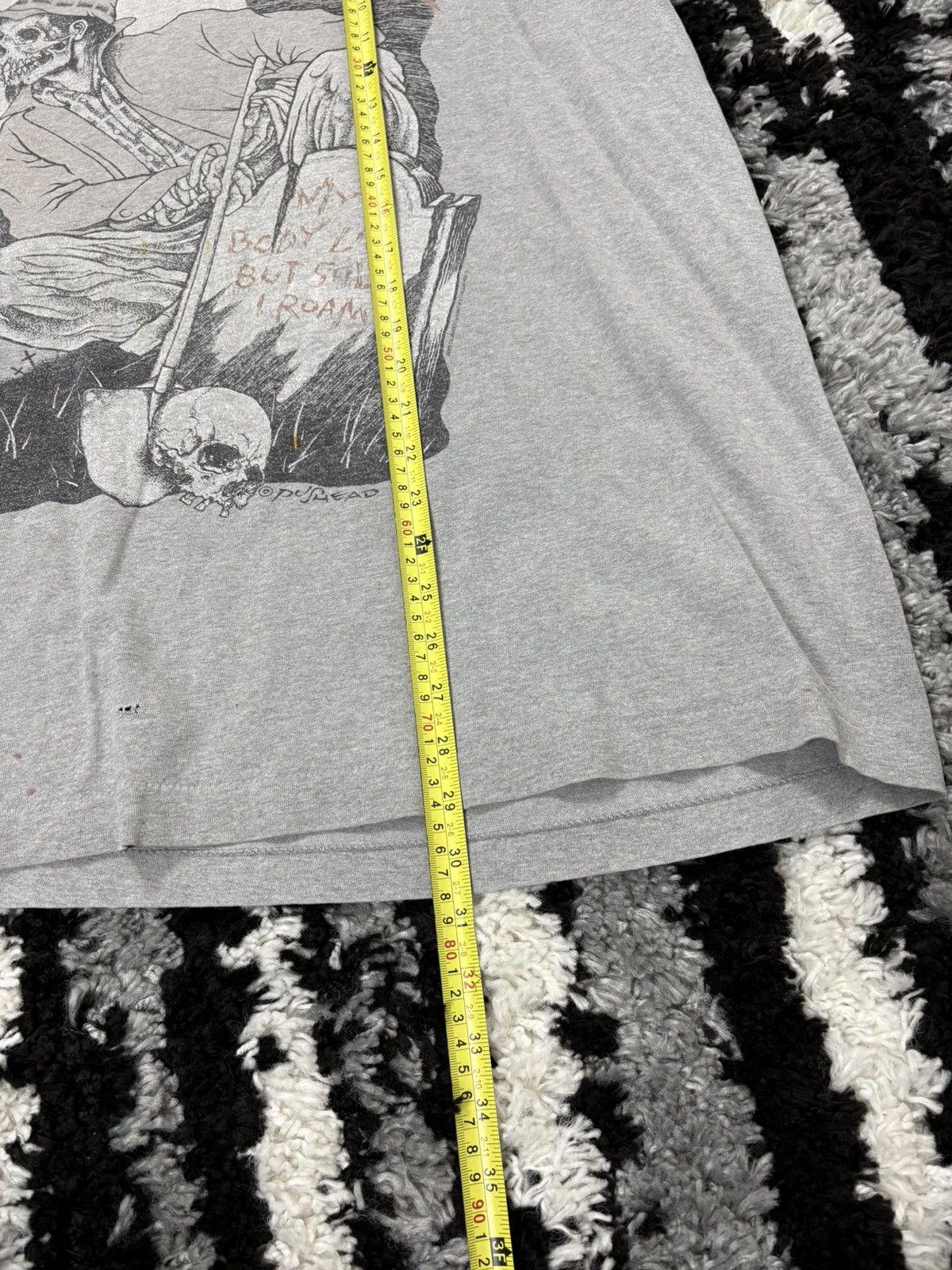 Giant 1994 Metallica my body lie but still I roam gravedigger tee Size US XXL / EU 58 / 5 - 7 Thumbnail