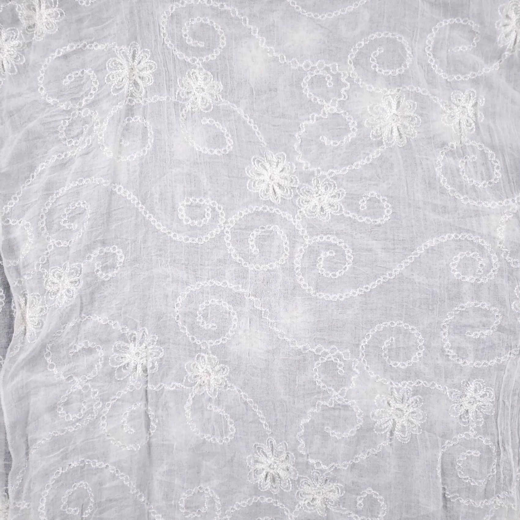 Vintage New York & Company Scarf Women OS White Embroidered Floral Rectangular Wrap 24x68 CSS Size ONE SIZE - 2 Thumbnail
