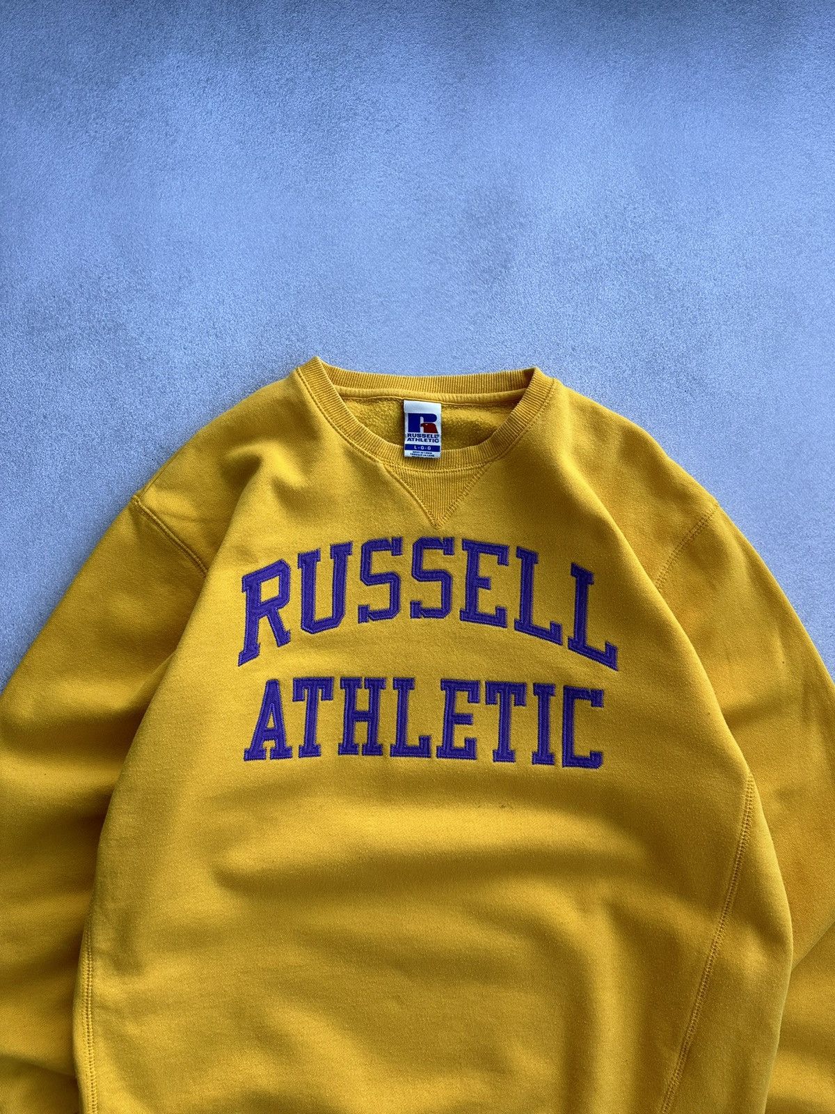 Russell Athletic × Vintage Vintage Russell Athletic Yellow Boxy Sweatshirt Size US L / EU 52-54 / 3 - 5 Thumbnail