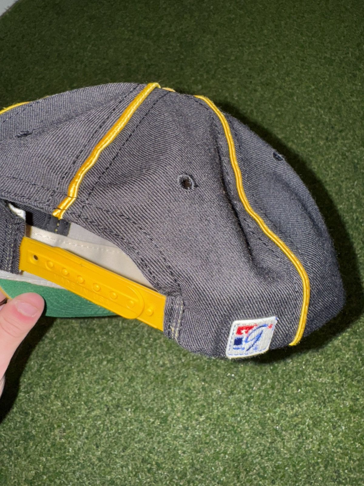 NHL Vintage Pittsburgh Penguins hat Size ONE SIZE - 2 Thumbnail