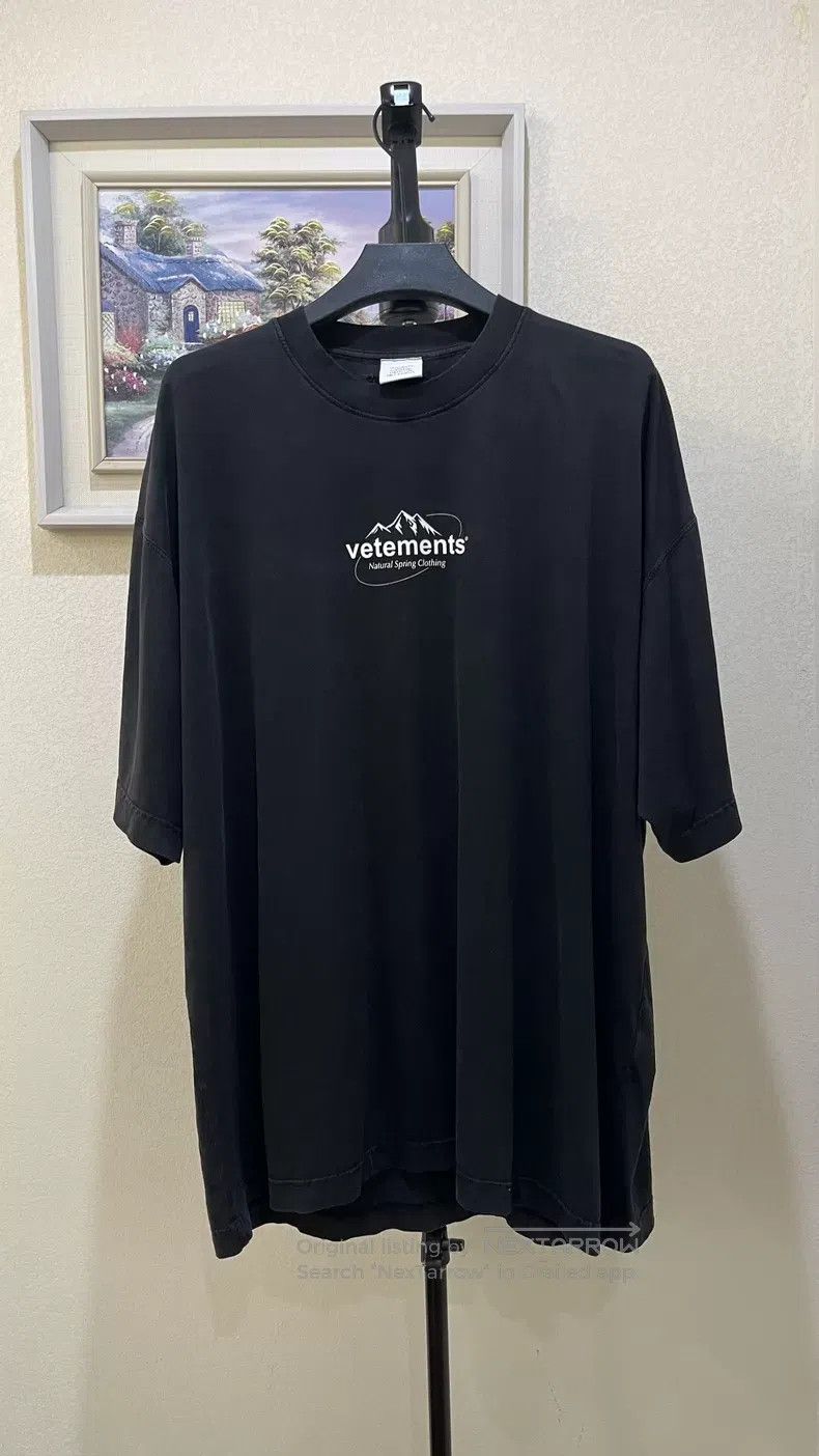 Vetements Vetements Snow Mountain Logo Short Sleeve T-Shirt, Size M Size US M / EU 48-50 / 2 - 1 Thumbnail