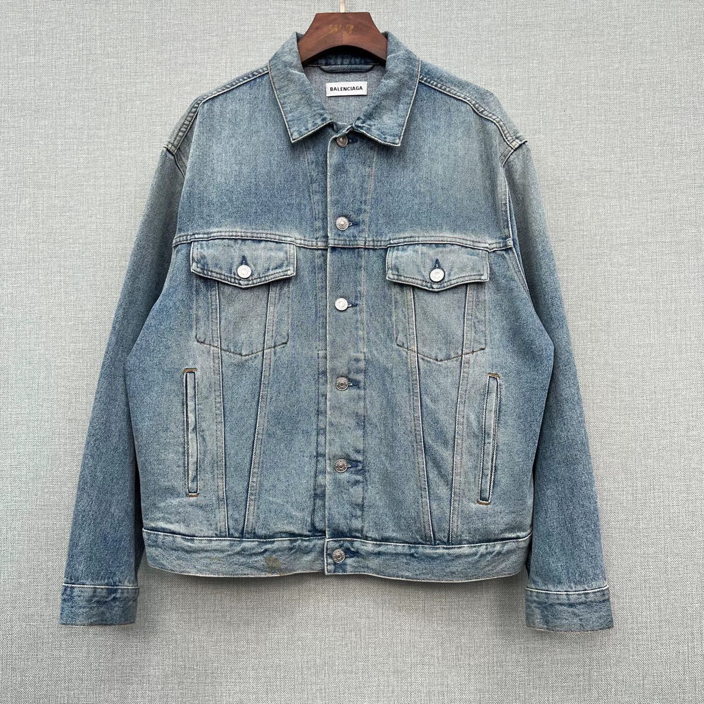 Balenciaga Balenciaga Distressed Rhinestone Logo Denim Jacket Size XXS / US 00 / IT 34 - 1 Thumbnail