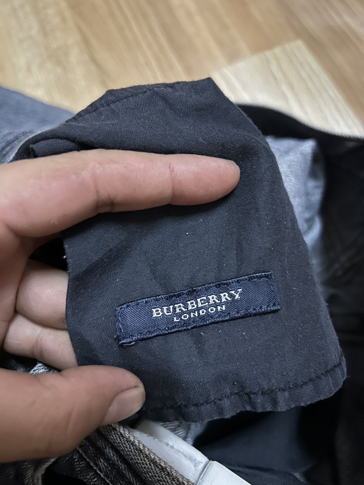 Burberry × Designer 💥BURBERRY LONDON PATCH DISTRESSED Size US 29 - 14 Thumbnail