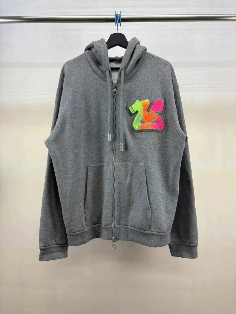 Louis Vuitton Three-dimensional large logo zipper hoodie 25