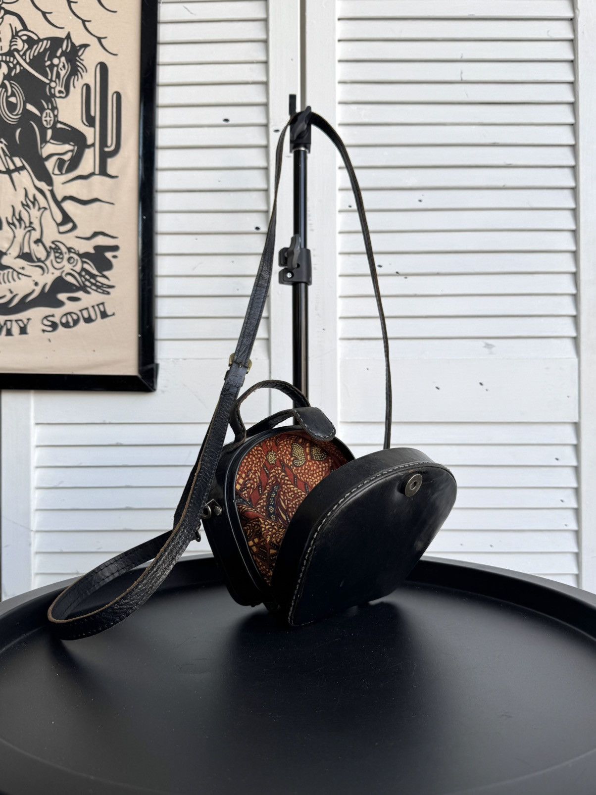 Vintage Vintage Handcrafted Leather Mini Bag Hard Shell Artisan Made Size ONE SIZE - 7 Thumbnail