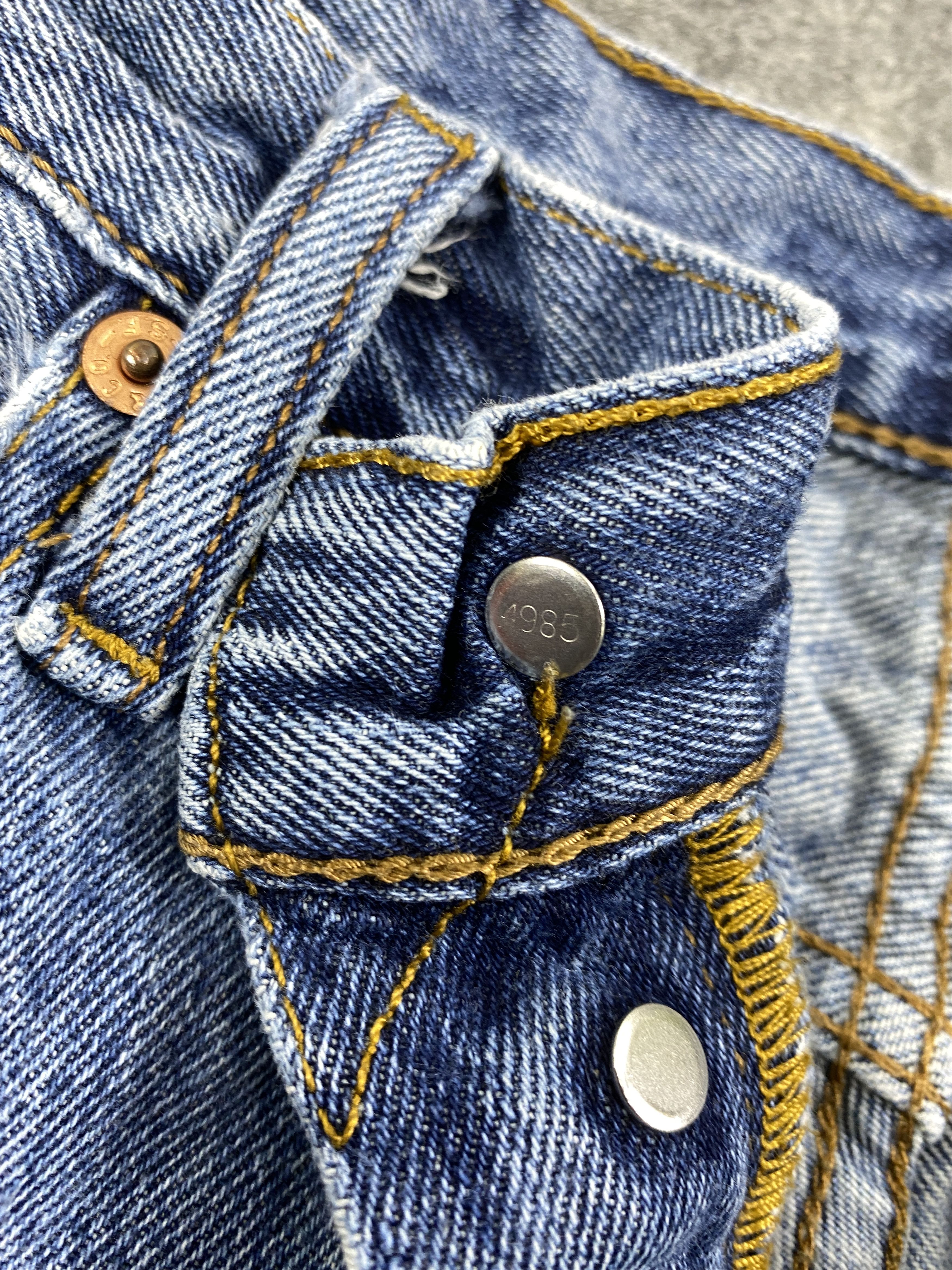 Levi's Blue Vintage Levi's 501 Jeans 35x29 Denim -JN1561 Size US 35 - 7 Thumbnail