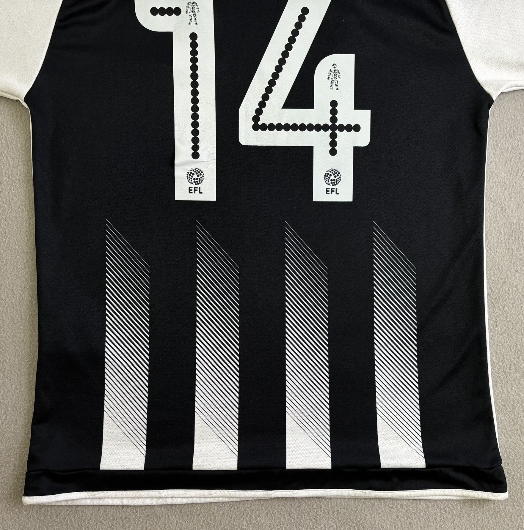 Errea Grimsby Town 2017/2018 #14 Errea Football Jersey Size L Size US L / EU 52-54 / 3 - 13 Thumbnail