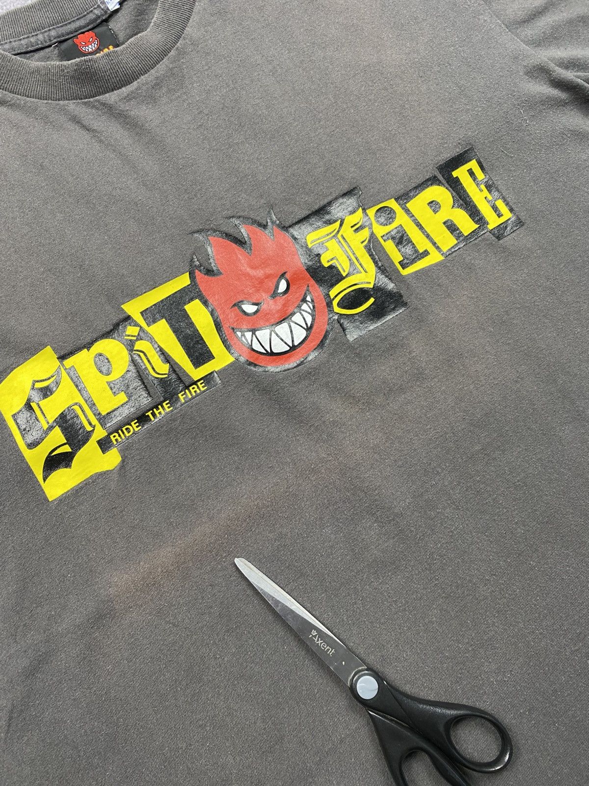 Spitfire Vintage Spitfire Skateboards T-Shirt Rare Spellout Logo Tee Size US L / EU 52-54 / 3 - 8 Thumbnail