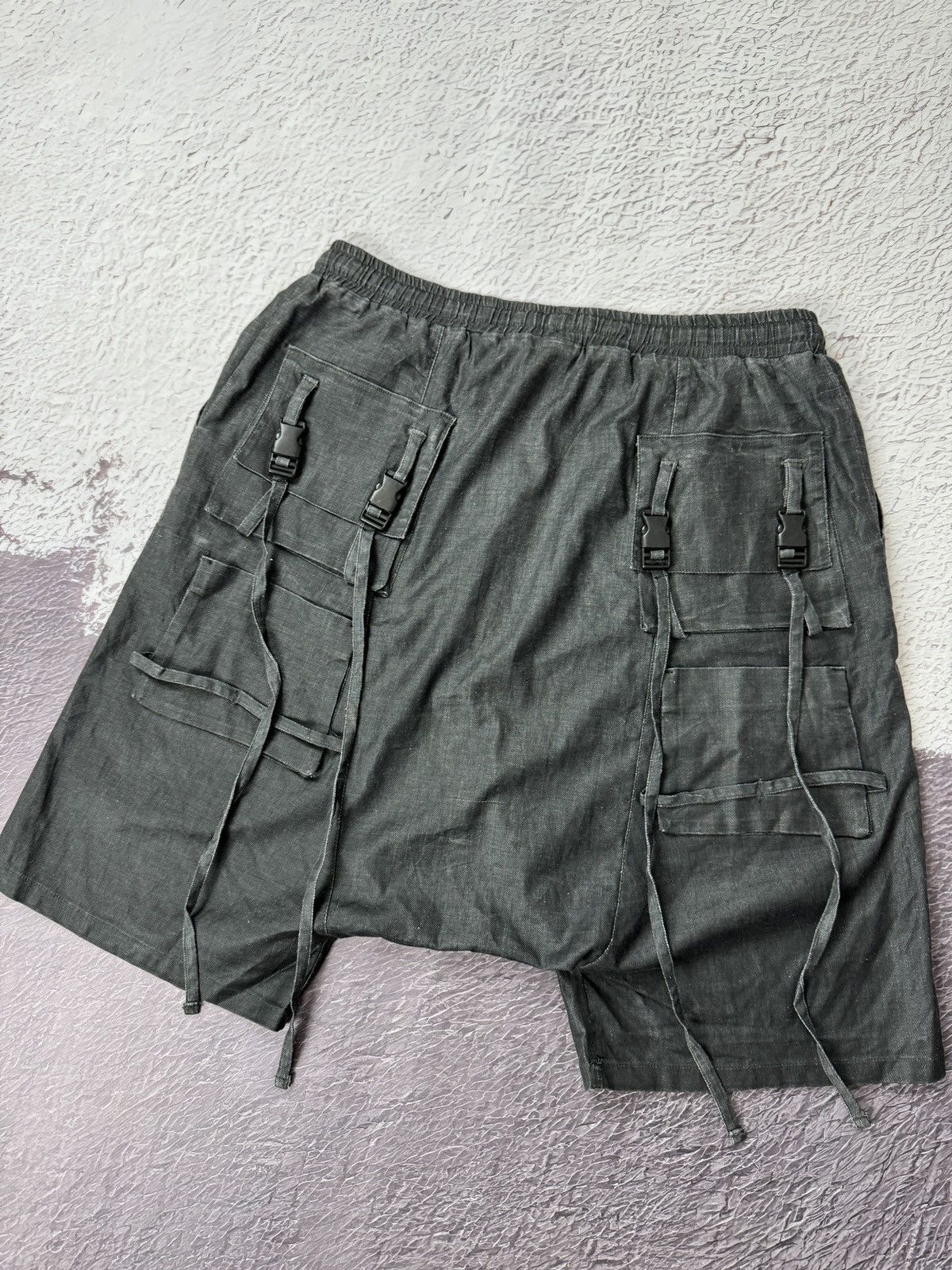 Genius Pieces Genius Avant Garde bondage multipocket Japanese linen shorts Size US 36 / EU 52 - 12 Thumbnail