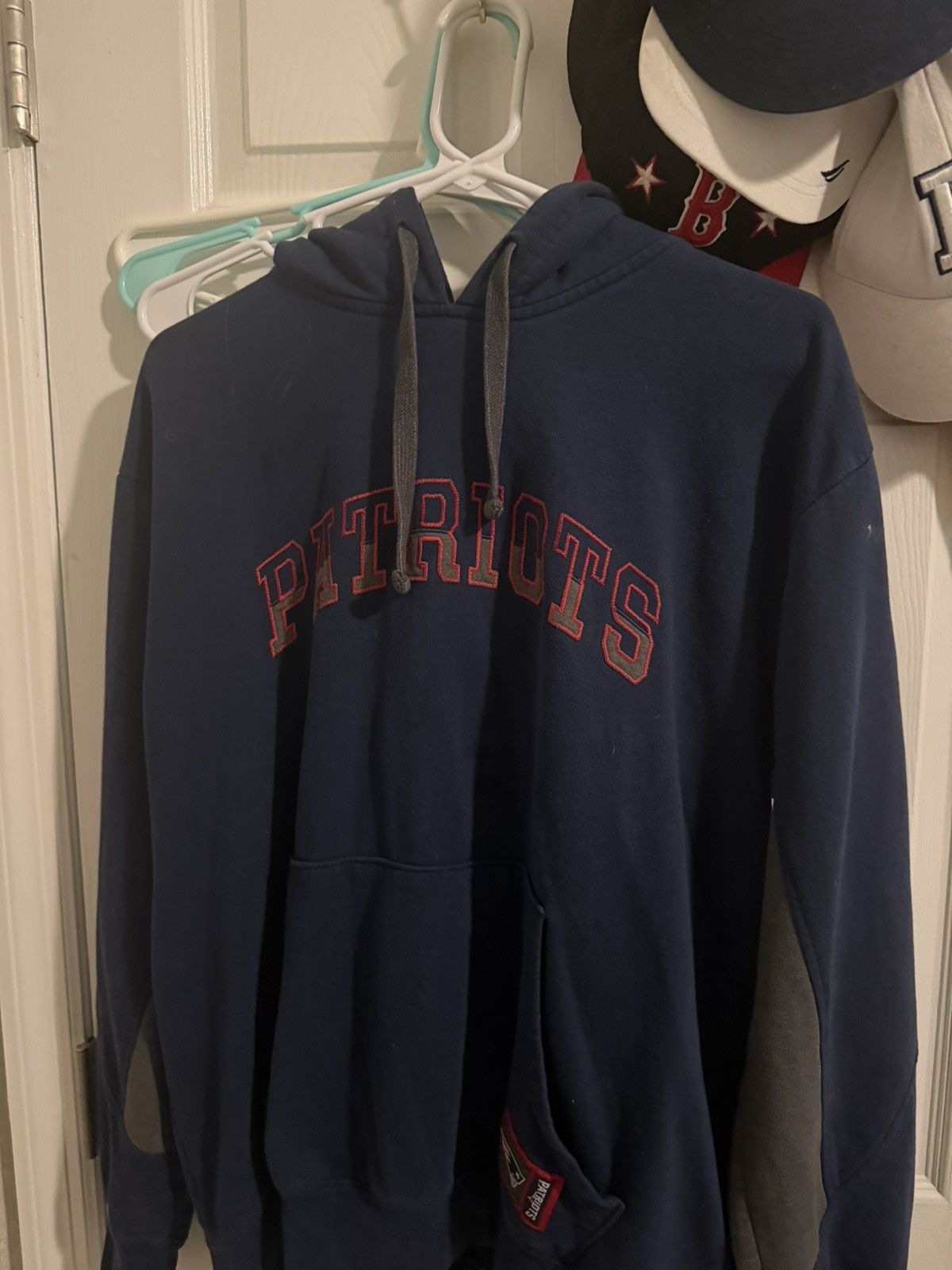NFL vintage patriots hoodie Size US L / EU 52-54 / 3 - 1 Thumbnail