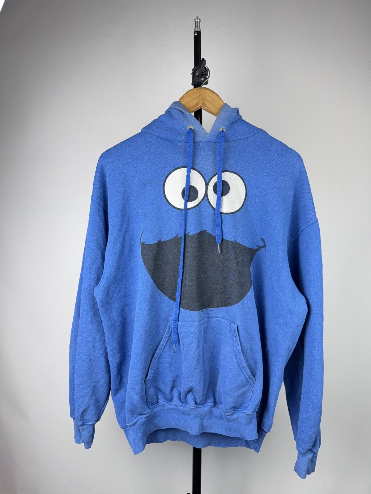 Vintage Vintage 2011 Big Logo Cookie Monster Cartoon Graphic Hoodie Size US L / EU 52-54 / 3 - 1 Thumbnail