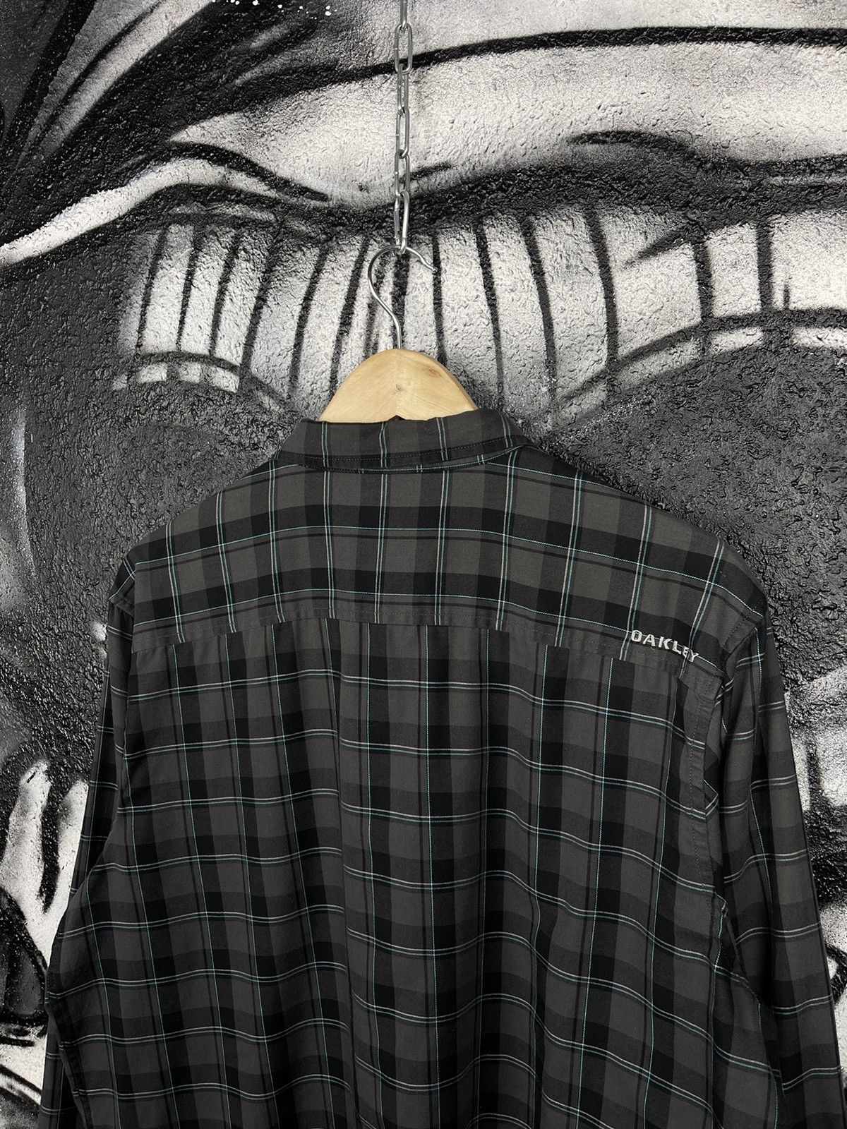 Oakley × Vintage Vintage Oakley Grey Plaid Shirt Men’s Size XL Size US XL / EU 56 / 4 - 9 Thumbnail