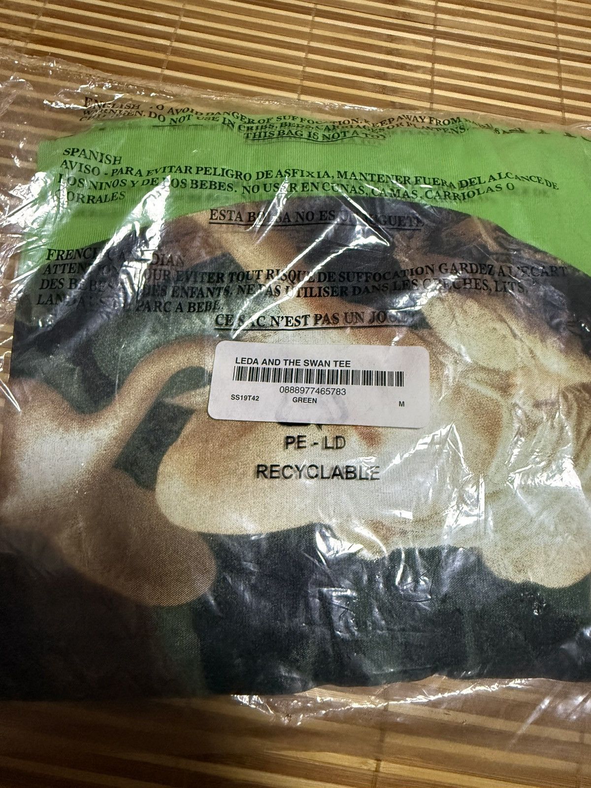 Supreme Supreme leda and the swan tee new Size US M / EU 48-50 / 2 - 2 Thumbnail