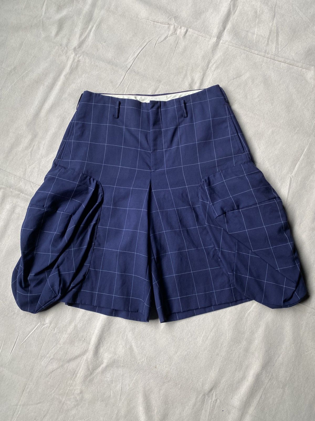 Comme des Garcons Homme Plus Comme des Garçons Homme Plus SS18 Big Pocket Shorts Size US 31 - 1 Thumbnail