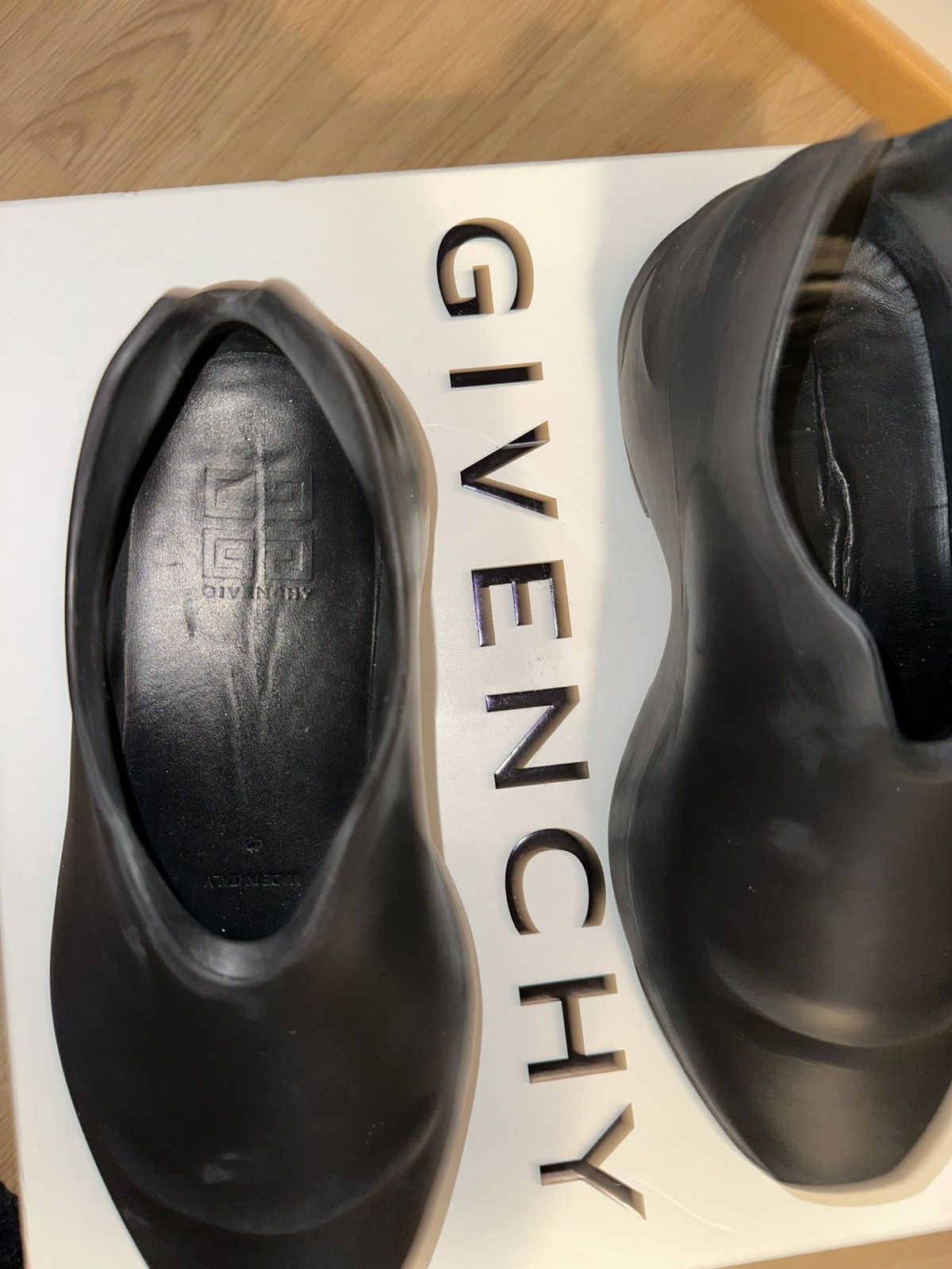 Givenchy Givenchy Monumental Mallow Size US 9 / EU 42 - 5 Thumbnail