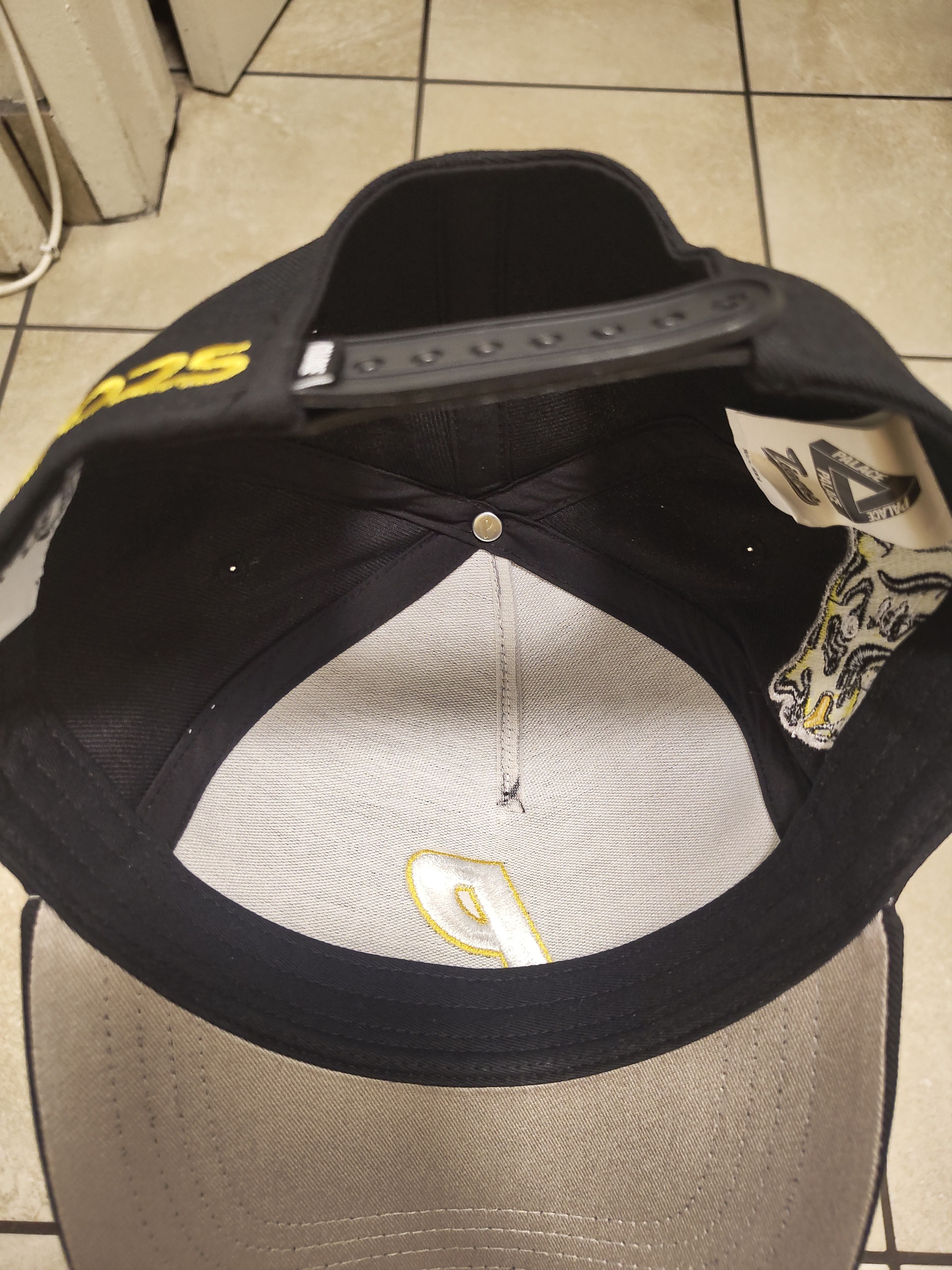 Palace Palace Osaka Exclusive Hanshin Tigers 5 Panel Snapback Cap Size ONE SIZE - 5 Thumbnail