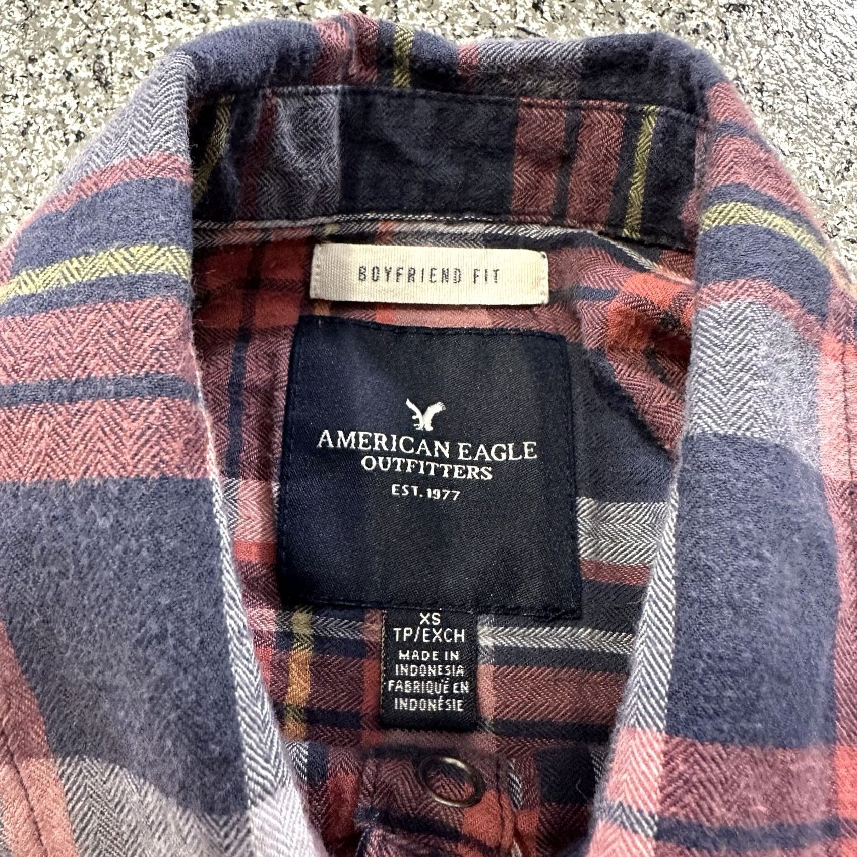 American Eagle Outfitters VINTAGE American Eagle Pearl Snap Shirt Womens XS Boyfriend Fit Flannel LS Plaid Size XS / US 0-2 / IT 36-38 - 2 Thumbnail