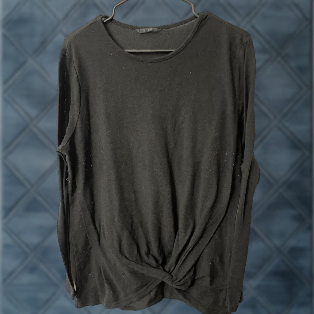 Shein SHEIN Black Women Crew Neck Solid Long Sleeve Tee L Adult Large Black Womens Top T-Shirt 95% Rayon 5% Spandex Weekend Casual Size L / US 10 / IT 46 - 1 Thumbnail