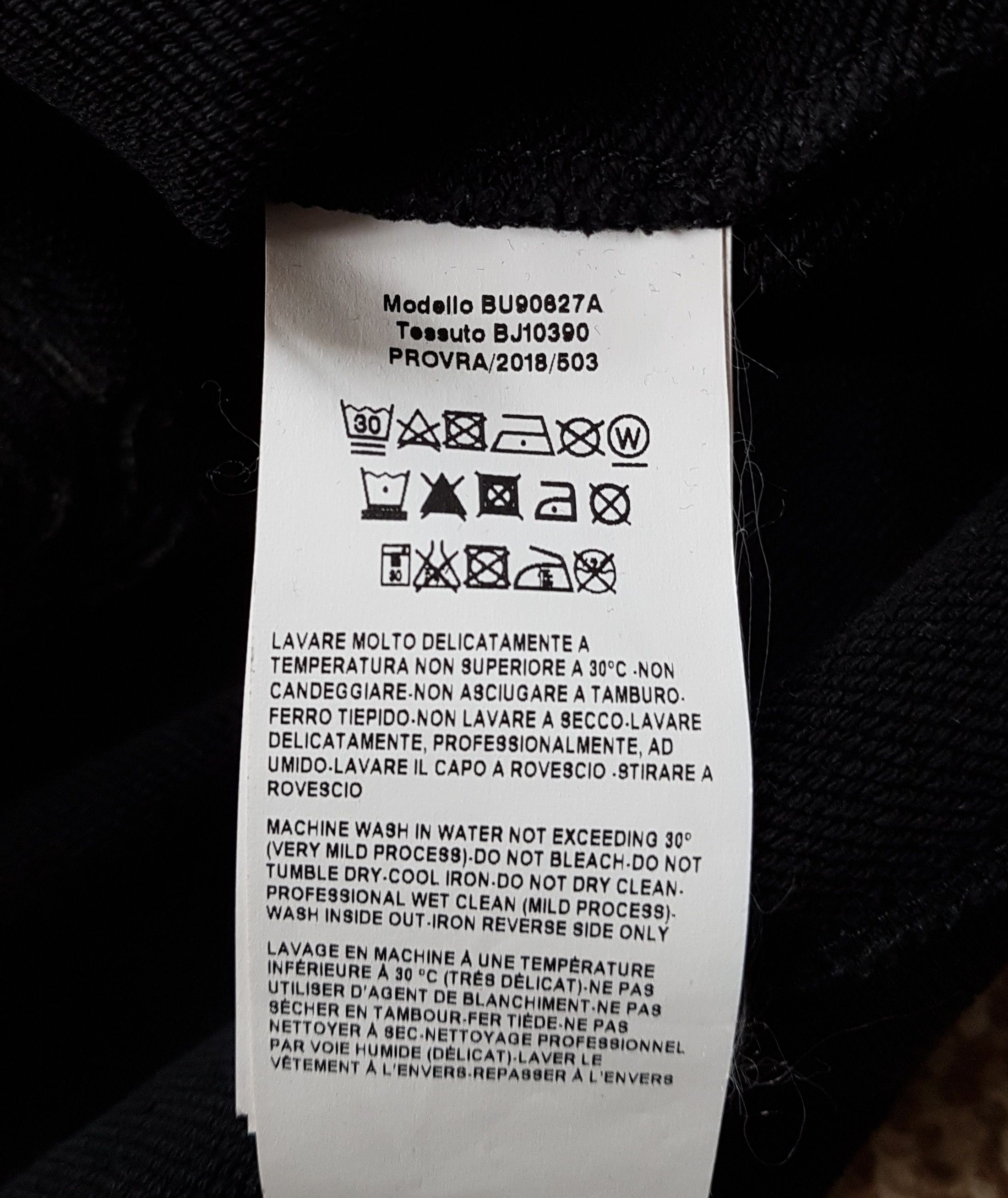 Versace Versace Versus Embroidered Pin Sweatshirt Black sz S Size US S / EU 44-46 / 1 - 12 Thumbnail