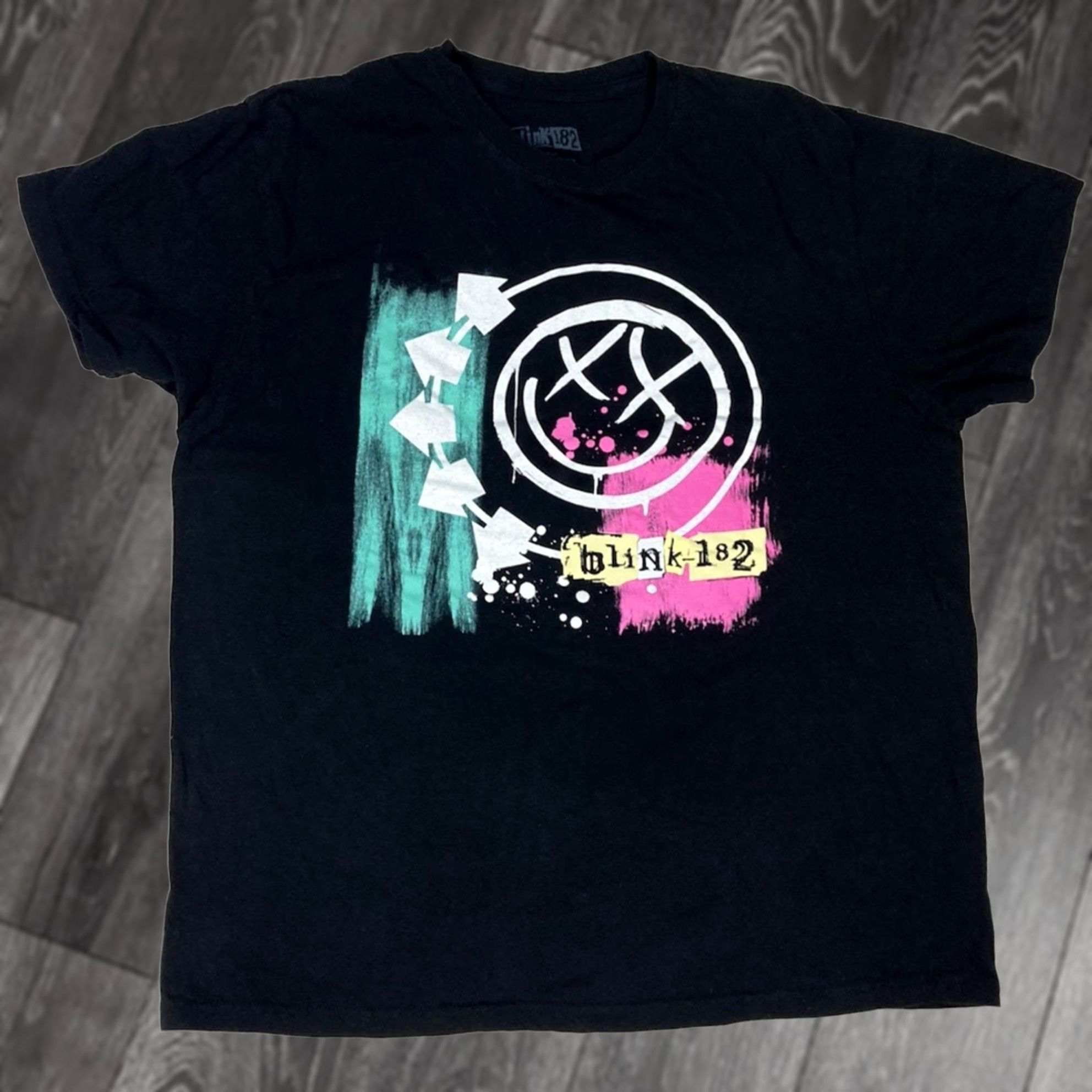 Vintage VINTAGE Blink 182 T-Shirt Men XL Black Short Sleeve Graphic Print Music Merch Size US XL / EU 56 / 4 - 1 Thumbnail