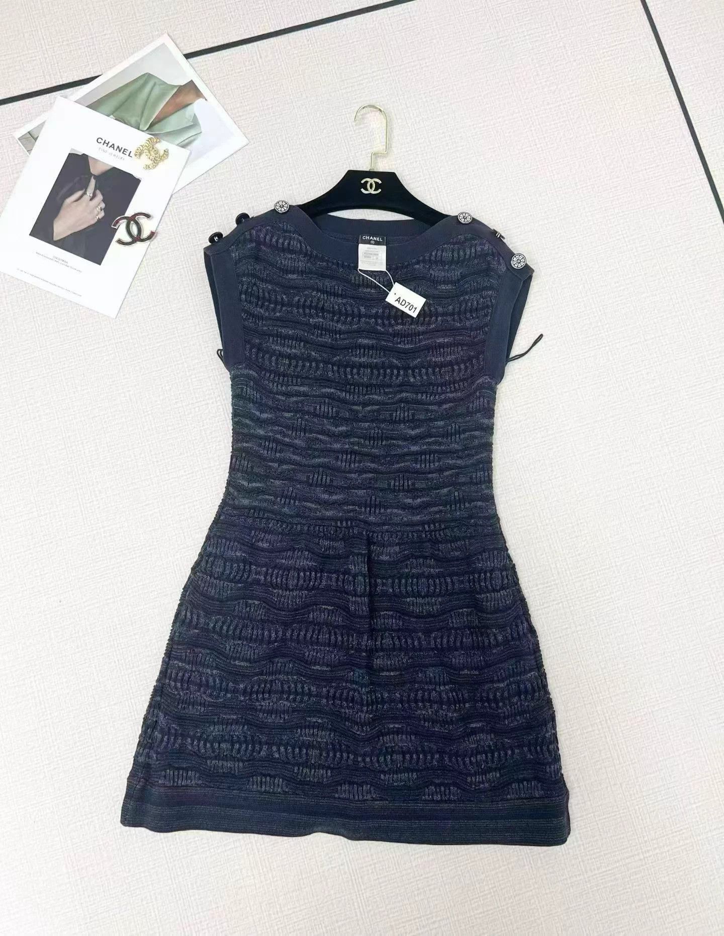 Chanel Chanel knit dress like new 34 Size XS / US 0-2 / IT 36-38 - 1 Thumbnail