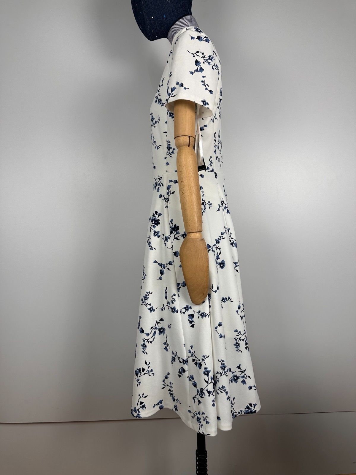 Ralph Lauren Lauren Ralph Lauren White Floral Stretch Sheath Dress Size 6 Size M / US 6-8 / IT 42-44 - 5 Thumbnail