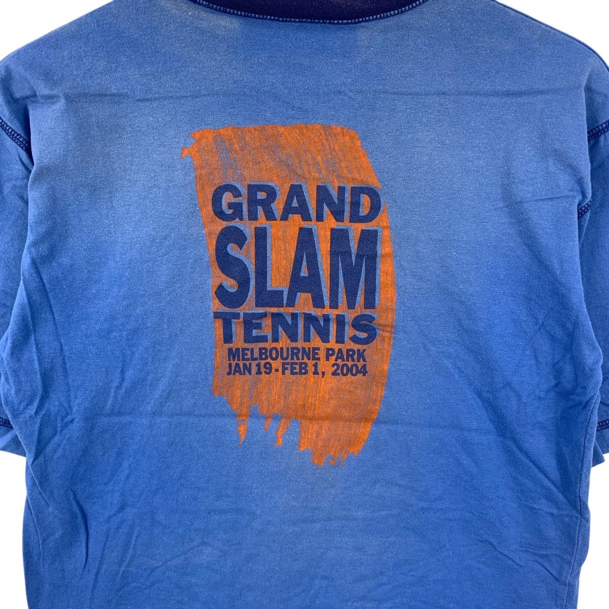 Vintage Vintage 2004 AUSTRALIAN OPEN Grand Slam Natural Faded Tee Size US S / EU 44-46 / 1 - 8 Thumbnail