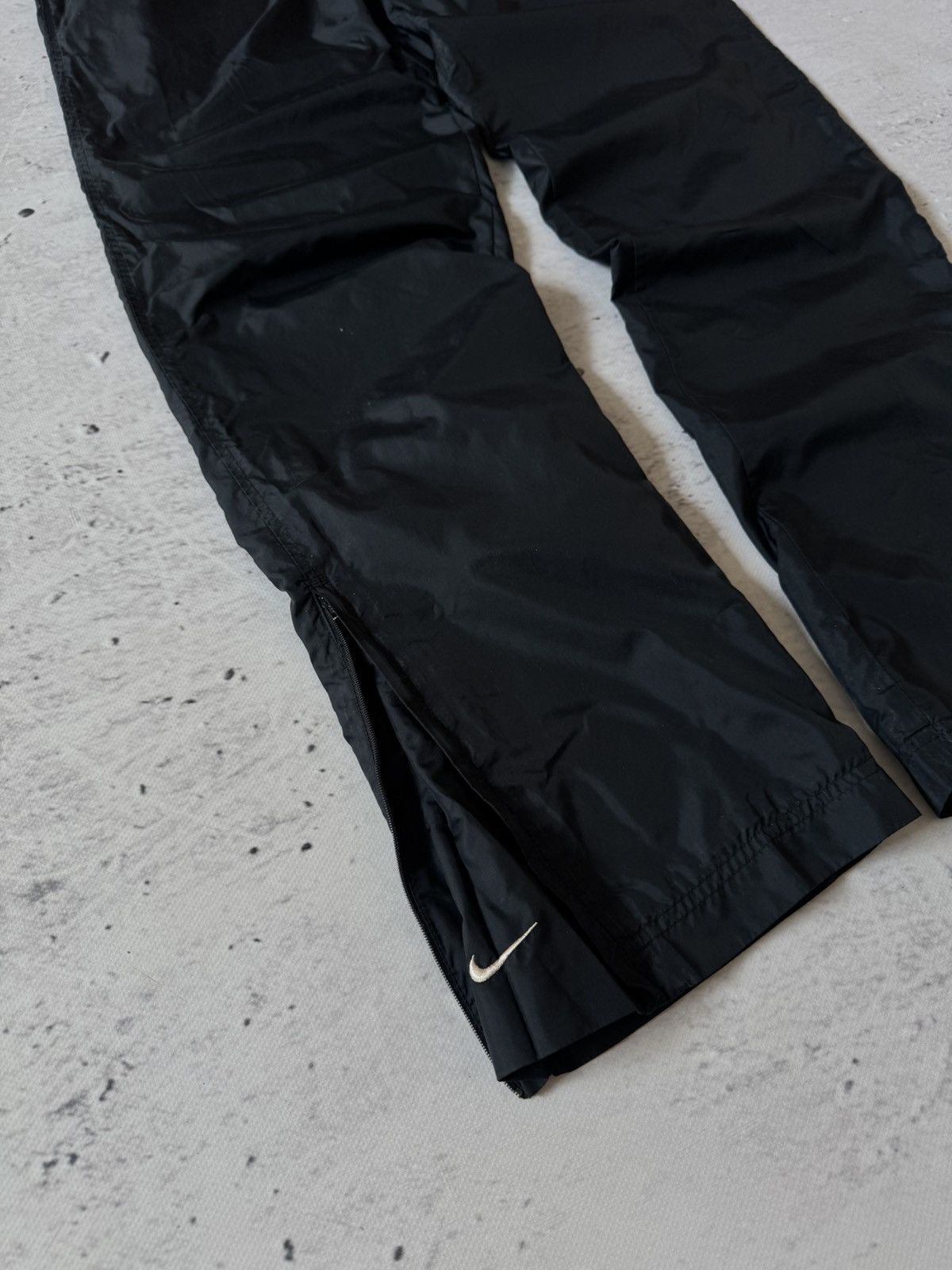 Nike × Vintage NIKE NYLON VINTAGE Y2K OVERSIZE BAGGY FIT PANTS SWEATPANTS Size US 34 / EU 50 - 3 Thumbnail