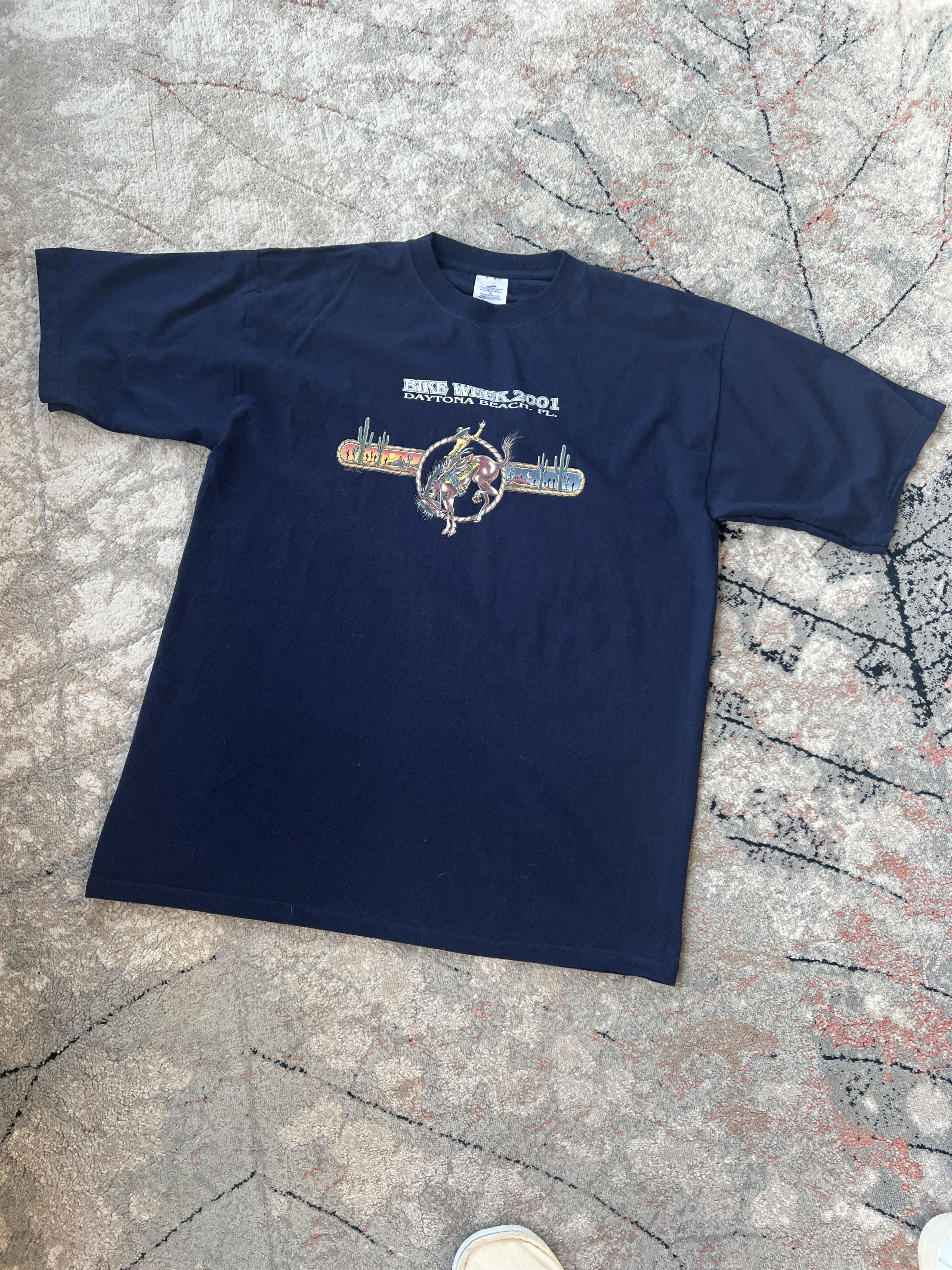 Vintage Vintage Bike Week 2001 Daytona Beach. FL. Tee Size US XL / EU 56 / 4 - 1 Thumbnail