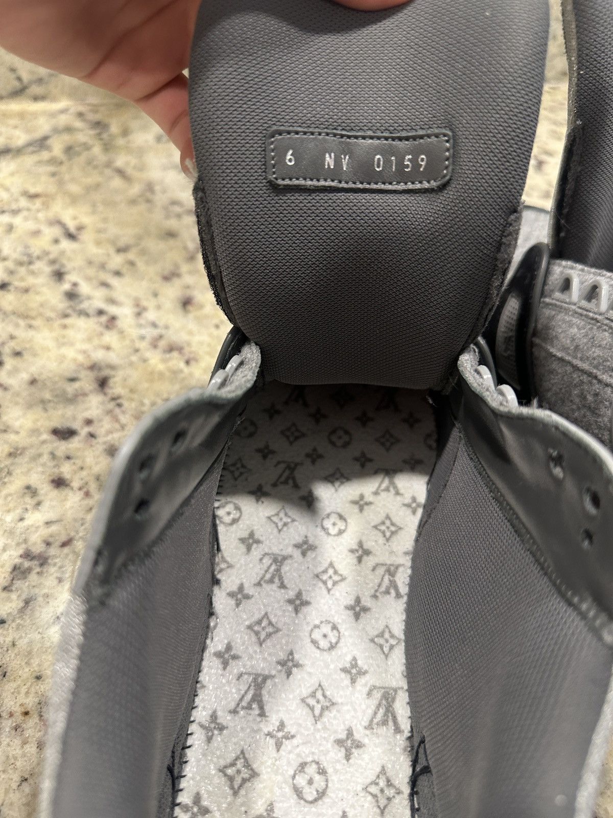 Louis Vuitton LOUIS VUITTON GREY WOOL BLACK LOW TOP TRAINERS SNEAKERS Size US 6.5 / EU 39-40 - 10 Thumbnail