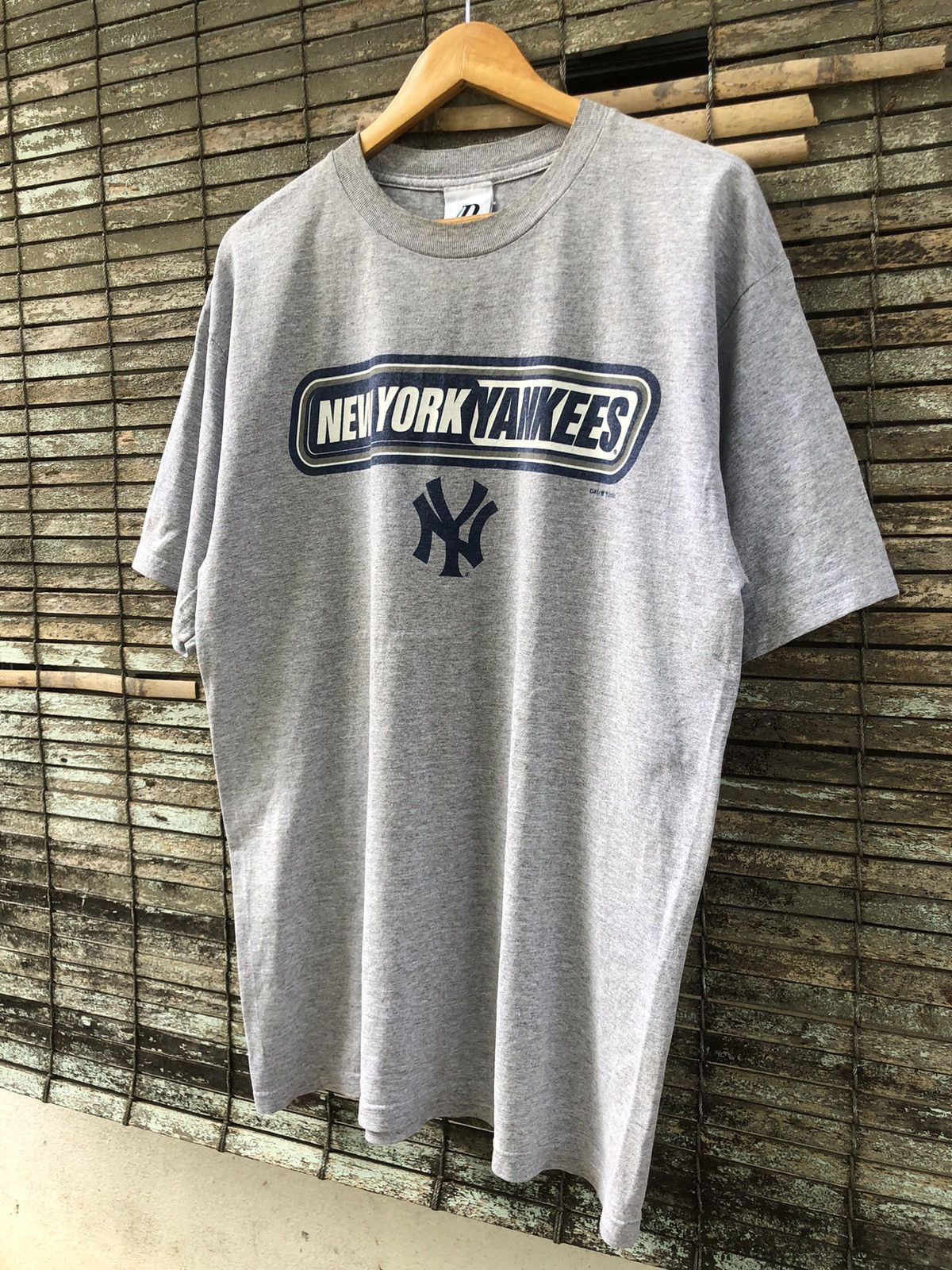 MLB Vintage 90s MLB New York Yankees Centre Logo Tshirts Size US L / EU 52-54 / 3 - 7 Thumbnail