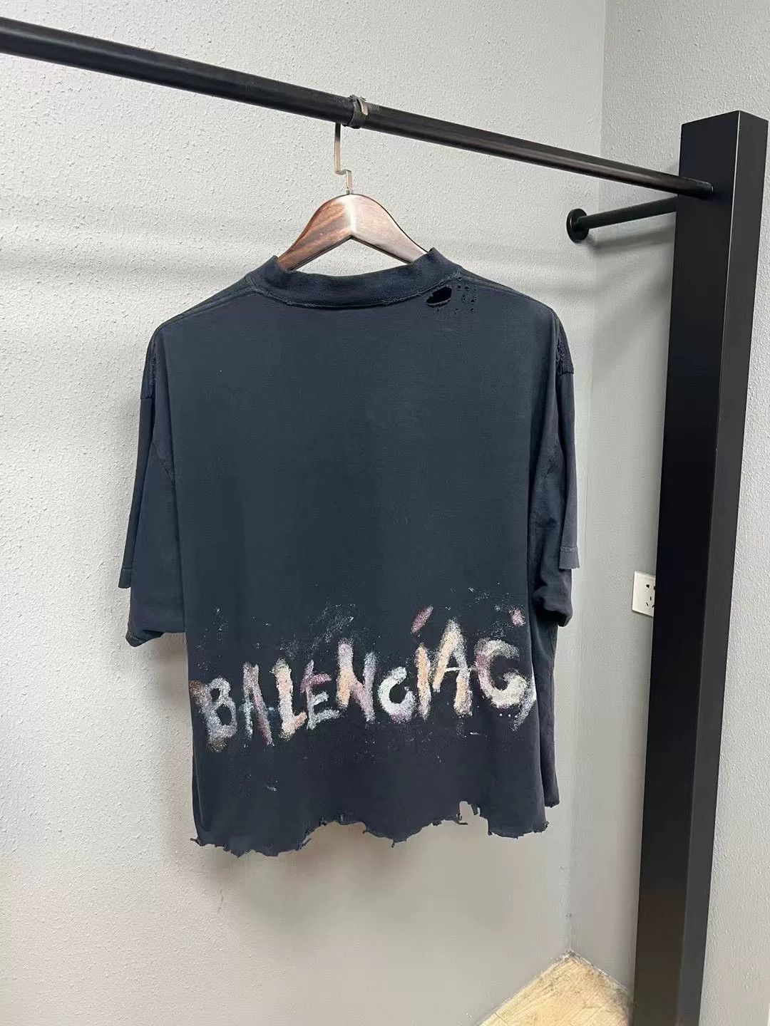 Balenciaga Balenciaga Sequin Logo Distressed Tee Size US S / EU 44-46 / 1 - 1 Thumbnail