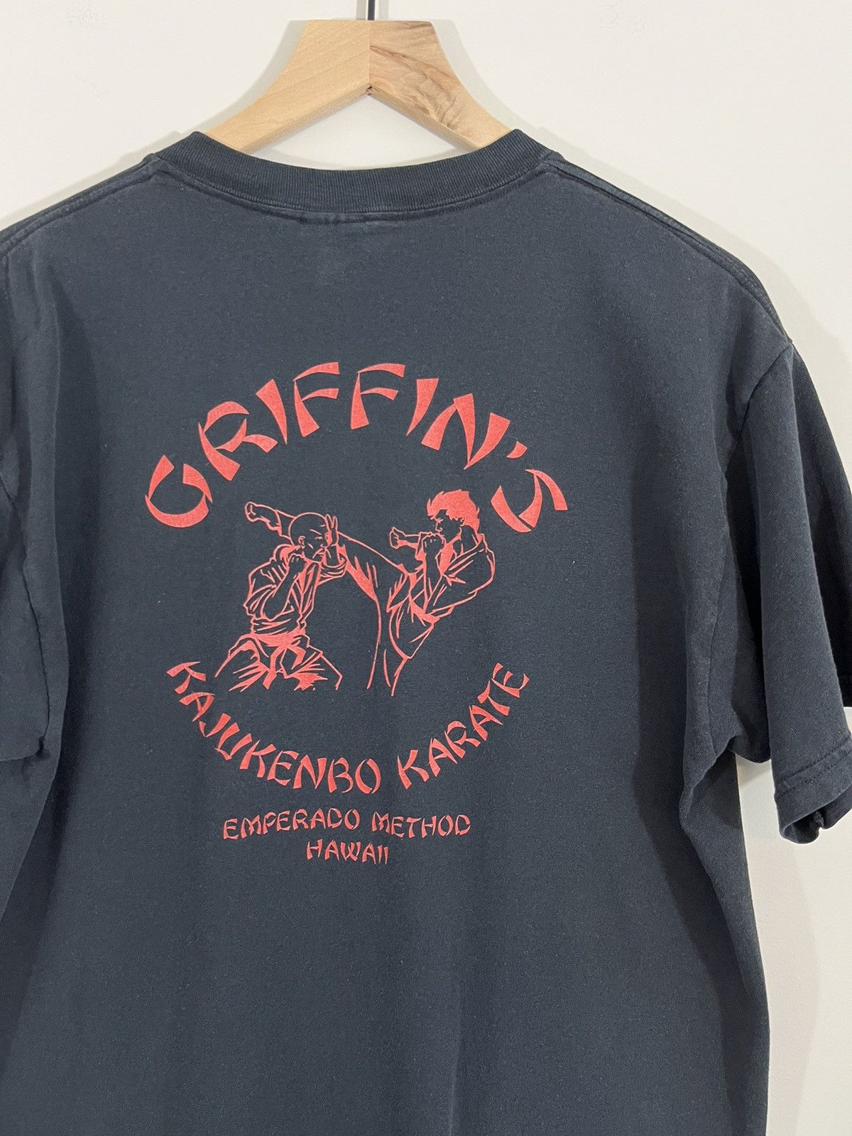 Vintage Hawaii Karate Combat Faded Black Martial Arts Tee Size US L / EU 52-54 / 3 - 2 Thumbnail