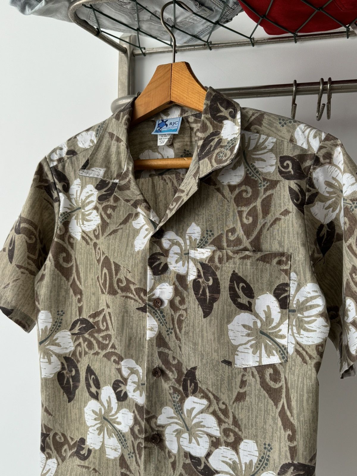 Vintage Vintage RJC Hawaiian Flowers Aloha Crazy Button Shirt Size US S / EU 44-46 / 1 - 3 Thumbnail