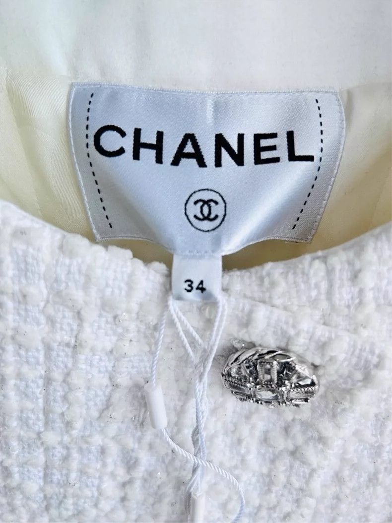 Chanel Chanel 22 Early Spring White Coat Size XXS / US 00 / IT 34 - 2 Thumbnail