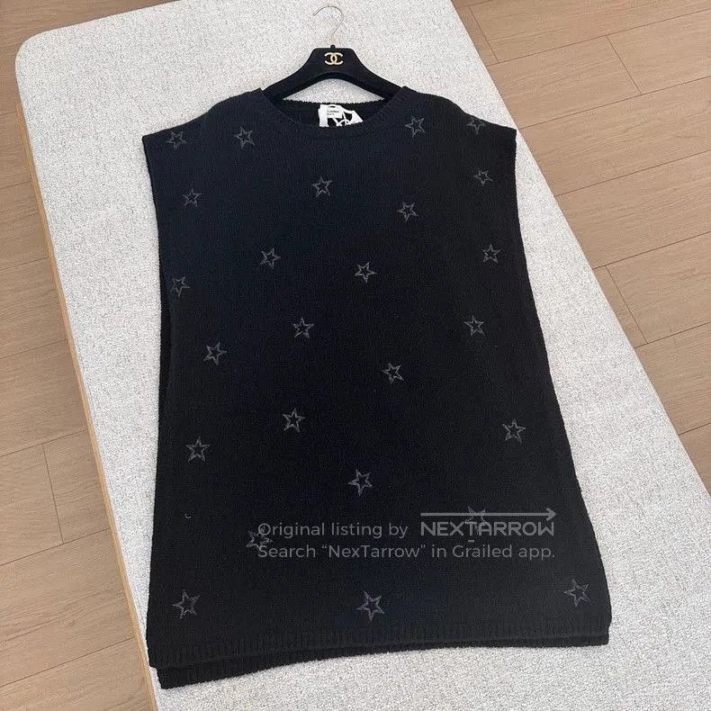 Saint Laurent Paris Saint Laurent Paris Star Print Poncho. Size US XS / EU 42 / 0 - 1 Thumbnail